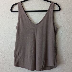 Everlane Air Scoop Back Tank in Ash